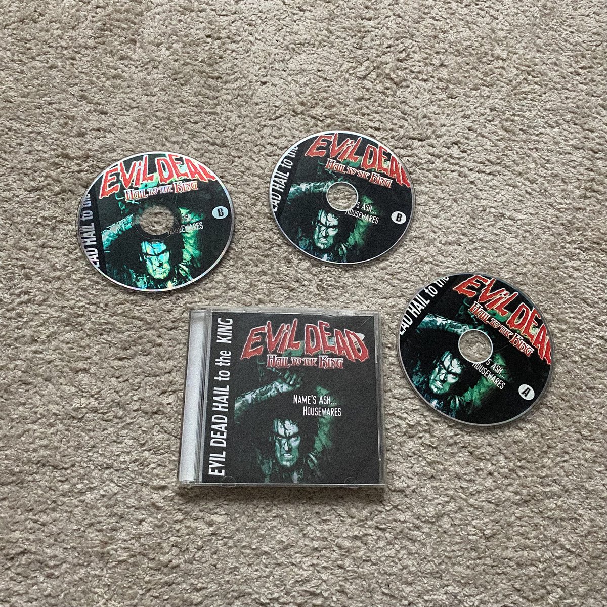 katyasparda's tweet image. I loved this game when I was little! My dad is a huge Evil Dead fan... (and so am I...)

#AshWilliams #EvilDead #HailToTheKing