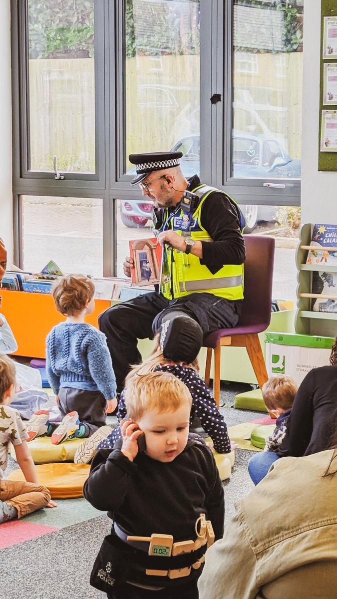moultonconnect's tweet photo. A huge thank you as always to our local PCSO team @DaventryPolice who always go above and beyond for our community. A wonderful addition to our Storytime this morning #neighbourhood #storytime #morethanbooks https://t.co/iPz5MBj2gy