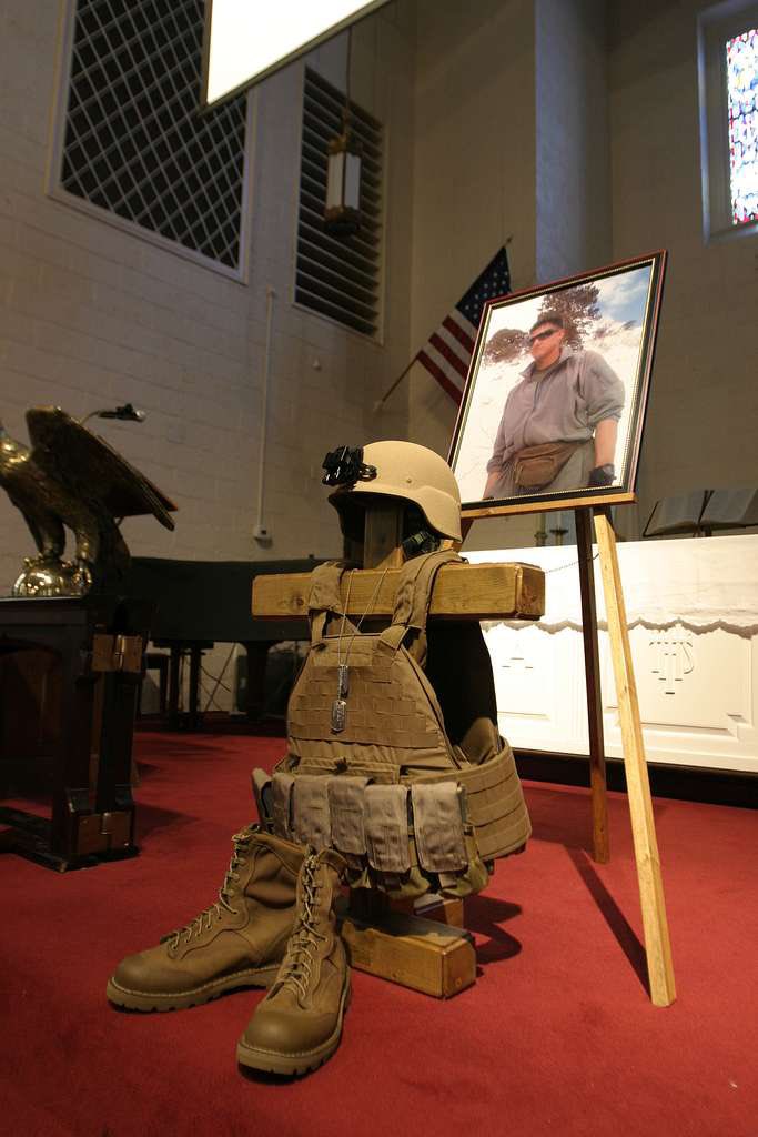op_hawkeye's tweet photo. 3.16.2010 | Gunnery Sergeant Robert Gilbert II 🇺🇸
#OpHawkeyeRemembers #RobertGilbert #2dForceRecon #3dForceRecon #MarineRaider #MARSOC #2MSOB #SpiritusInvictus #BronzeStar #PurpleHeart
📜 https://t.co/0aOcqkucQU
📜 https://t.co/gBrrVYBzi5
🎥 https://t.co/qQxFeKx0Ha https://t.co/Te7HydzBTD
