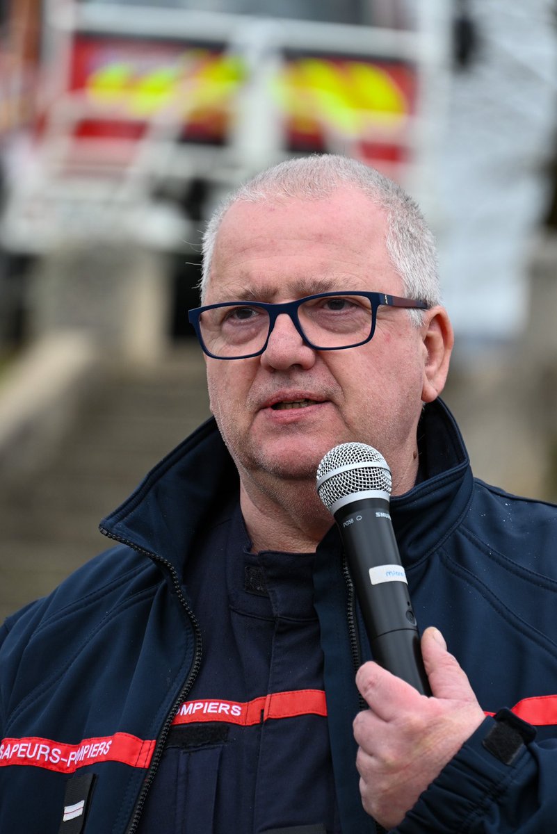 Sdis_87's tweet image. #URSPAL le congrès est aussi l’occasion d’échanger avec le public. Au programme : exposition des engins de #secours 🚒 du #CIS de #Bellac et manœuvres de l’équipe #87 du #SecoursRoutier 🚘👨🏻‍🚒🧑🏻‍🚒 @Udsp87