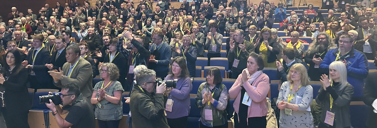 Spontaneous standing ovation in solidarity with @HackneyAbbott in Perth @theSNP March conference when @HumzaYousaf mentioned her name. Don't think I've ever seen this for a political opponent before. #DianeAbbott