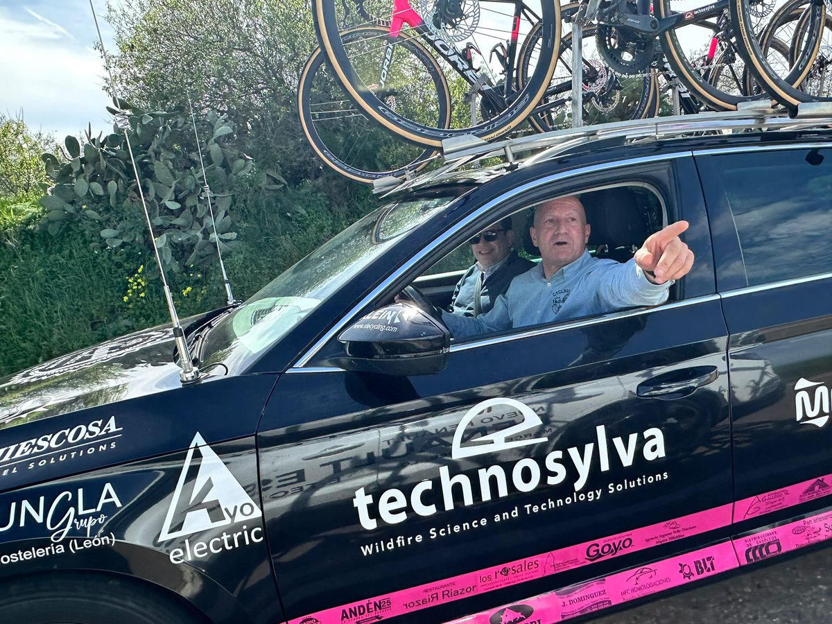 quintanovic_13's tweet photo. Impresionante día de ciclismo en una Extremadura que está preciosa @vuelta_ex Aprendiendo y disfrutando con muchos nervios @TechnosylvaMag https://t.co/Fc056Mh1Ah