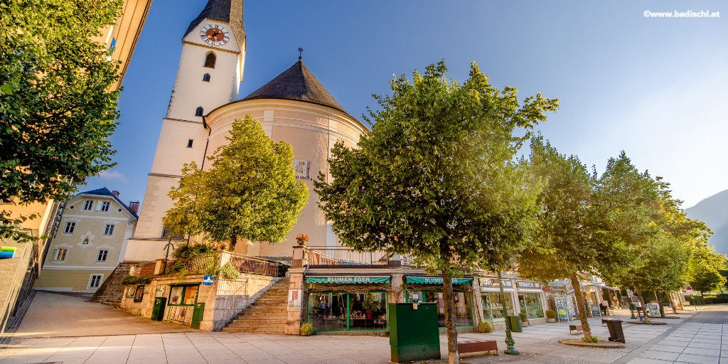 The ultimate guide to visit #badischl: 🎉Start with the picturesque landscapes and thermal baths😌. 🎉Explore the nearby lakes and mountains, where outdoor adventures await🌲! 🎉If culture interests you, then Bad Ischl is the European Capital of Culture 2024🎶.