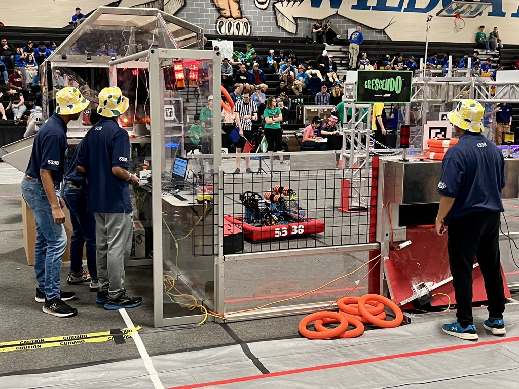 DesignMakeTeach's tweet photo. ACL RoboLoCo @team5338 looking great in morning practice match! Our new drive team scoring at speaker on 1st district competition day of the 2024 #FIRST season. @LCPS_Academies #FIRSTChesapeake #crescendo https://t.co/h9UW6pfvTe
