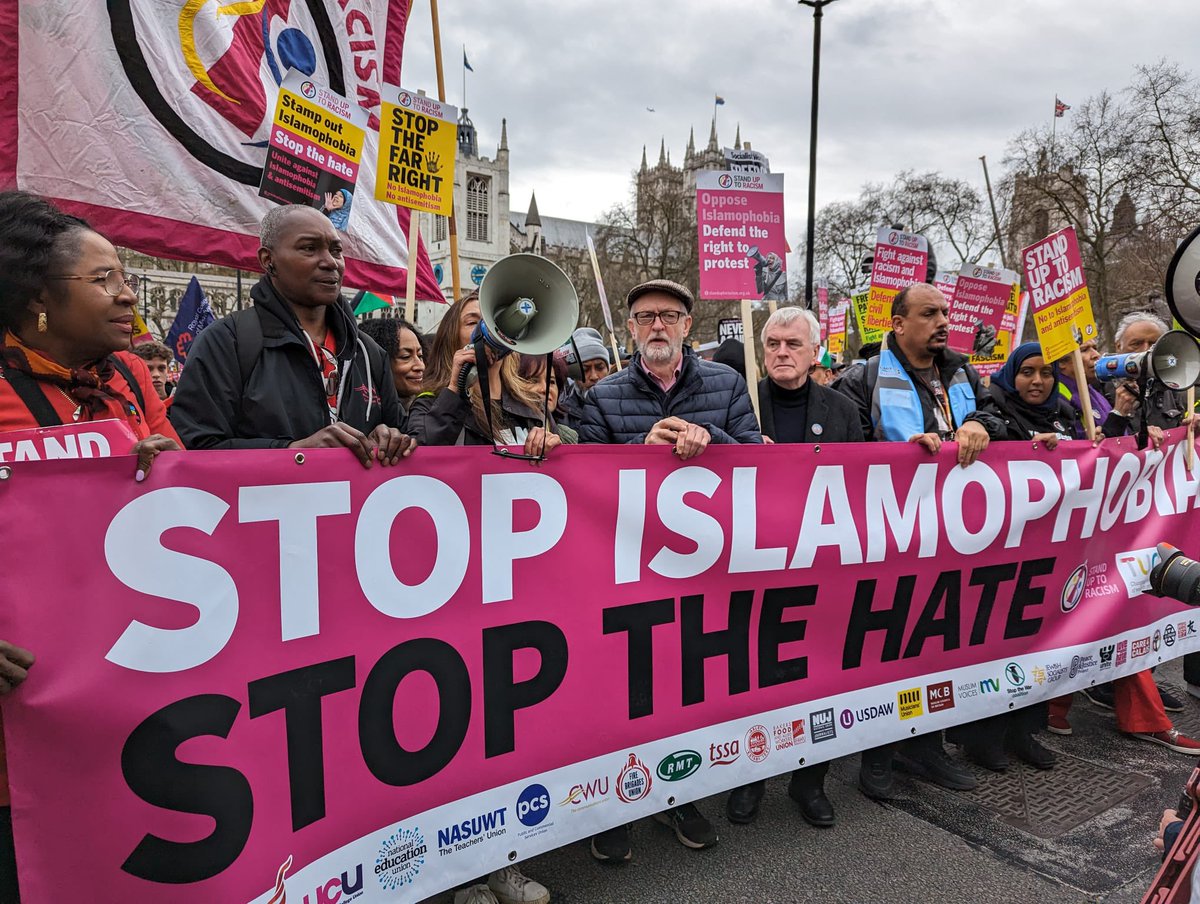 📢 @jeremycorbyn leads today’s #StopRacism #StopTheHate march in front of Parliament.