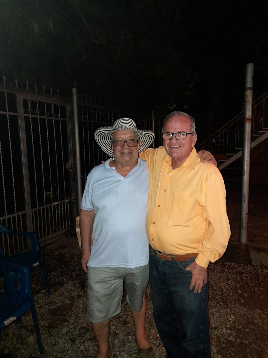 Hace un año, celebrábamos tu cumpleaños. Aunque ya no estás físicamente, tu espíritu sigue entre nosotros, inspirando, tus recuerdos son imborrables. Te extrañamos y honramos cada día, mi amigo poncho medina.