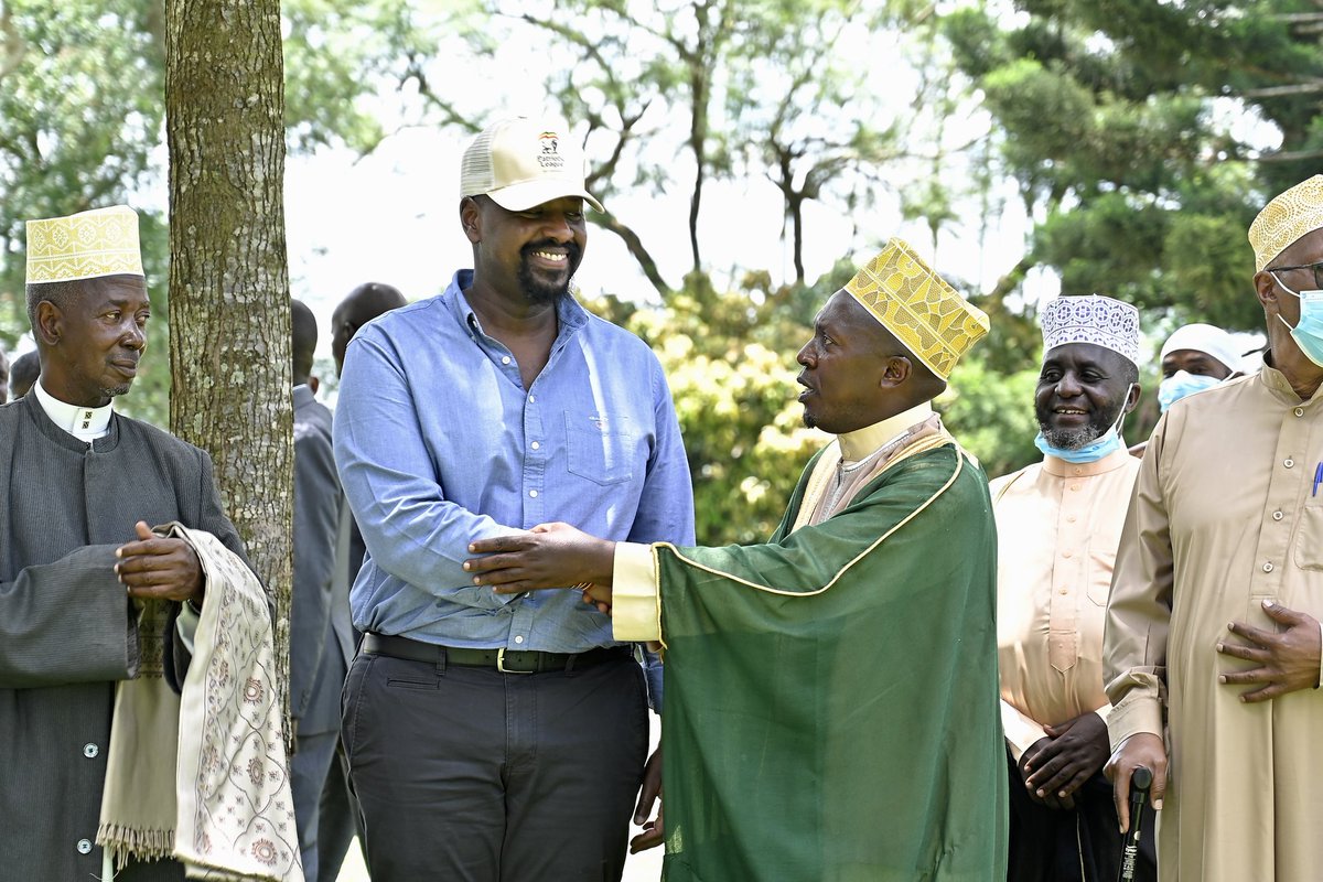 Gen Kainerugaba Meets Religious Leaders, Business Community in Masaka kampalapost.com/content/gen-ka…
