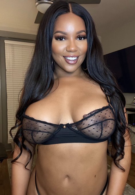 Sierra Sinclair 💋 Dallas + FMTY - For You 💋 https://t.co/3i0bkJOPom
