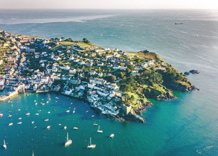 🌊 Fowey, South Cornwall 4-night getaway at unusually low prices this spring: 📍Penmarlam Lodge Retreat 👨‍👩‍👧‍👦 Sleeps up to 4 people 🐶 Pet-friendly 🗓️ May bank holiday availability dlvr.it/T495bj
