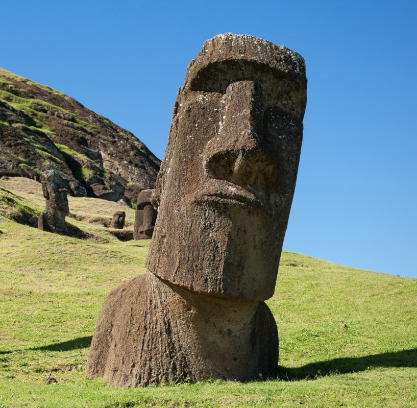 Fair play to the council on Ynys Môn. They unveiled this statue of George North today to mark his retirement from international rugby.