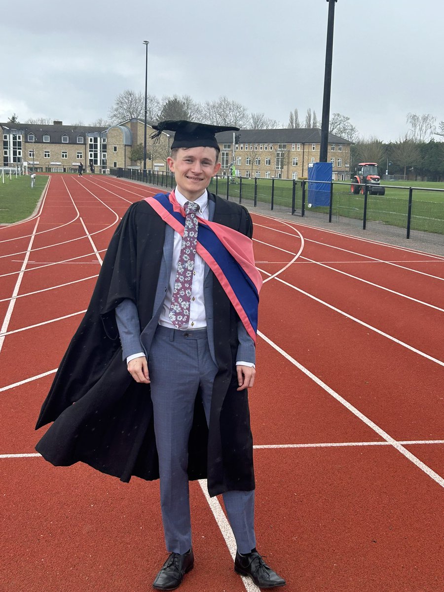 TDesborough's tweet image. Sports Journalism? Mastered. 👨🏼‍🎓