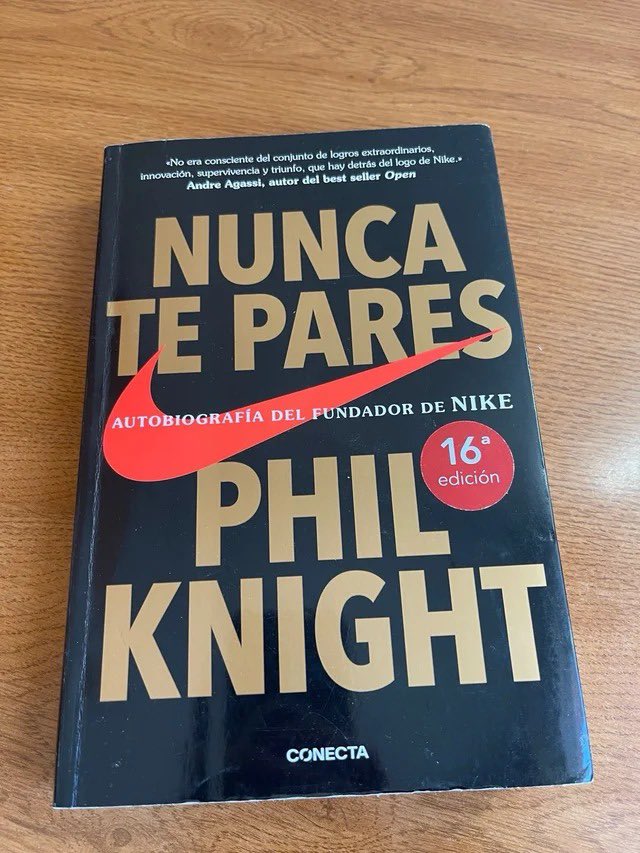 10 poderosas lecciones del libro "Nunca te pares"

(Fundador y CEO de Nike)

Dentro HILO 👇🏼🧵