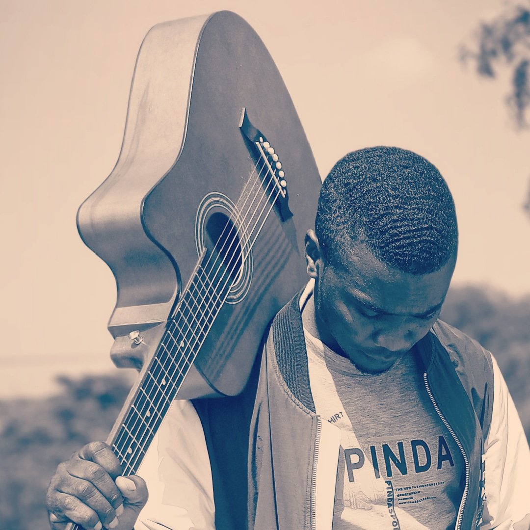 Kama unataka kuepuka au kuachana na mtu au watu au kikundi cha watu daima usiwasumbue kamwe kaa nao mbali usichangie chochote wakiwa wanatoa hoja au kuongea mbele Yako it's better to be silent Infront of them