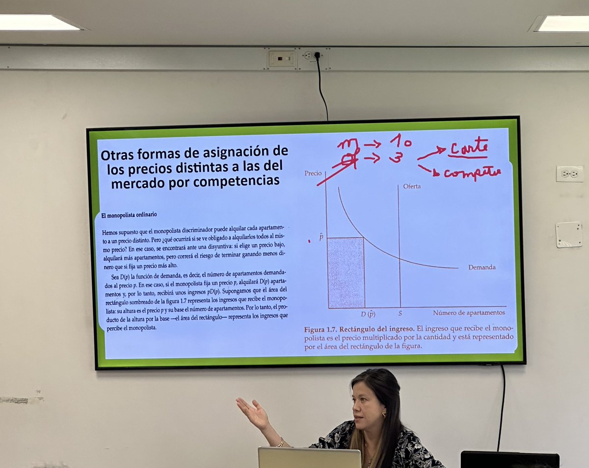 Las decisiones de la administración de justicia tienen que basarse,además, en costos transaccionales para atender los derechos de los usuarios.