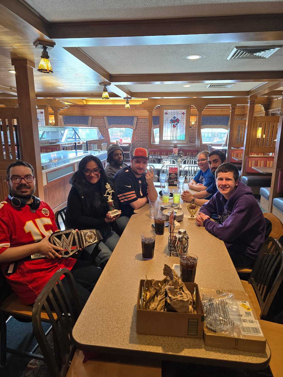 Benchmark_HS's tweet image. The Justice League&apos;s season of fantasy football ended recently and the participants had a pizza party where they received awards and trophies!
1st Place:  Marcus B.
2nd Place: James J.
3rd Place: LaFontaine Ladies GH
4th Place: Kody C.
5th Place: Nathan W.
6th Place: Ernest P.