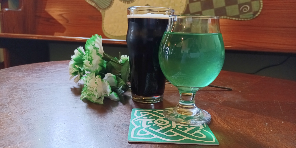 TorgBrewery's tweet photo. Kindra's Sacred Kitchen (KSK) is bringing Irish dinner in the taproom TONIGHT! Corn beef & cabbage and all the trimmings! Top it off with Torg's Kilted Yoga or a fresh pint of London Porter cask ale. Deliciousness starts at 5 pm. Slainte!
#stpatricksday #irishdinner #mntaproom https://t.co/AO5kGIp8Dq
