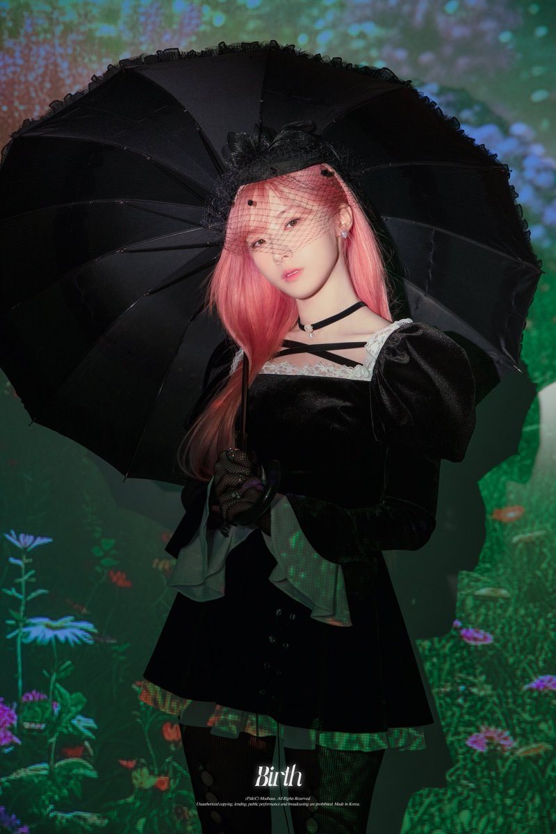 picsofhaseul's tweet image. introducing ARTMS HaSeul