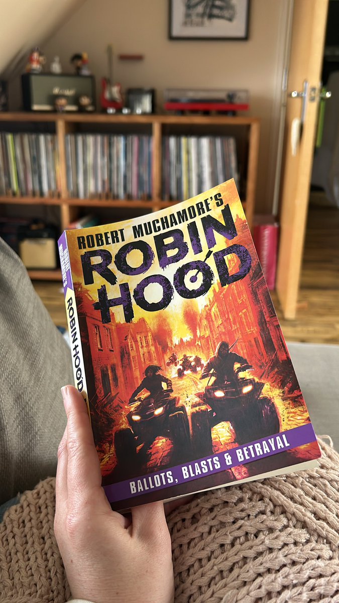 It’s pretty miserable (again!) outside so it’s another Saturday curled up with a good book. I love the @RobertMuchamore Robin Hood series so I’m excited to get stuck into book 8…I’m hoping it’ll calm m my nerves for the big Forest game today! #readingforpleasure #robinhood