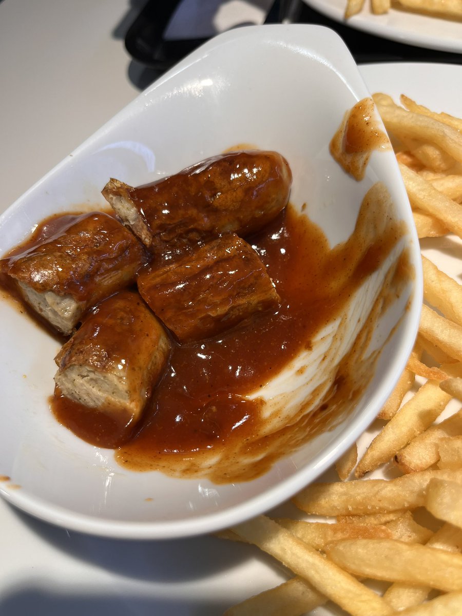 RadioAnalyzer's tweet image. Hello World! 

Our Twitter is waking up for #RDE2024 @RadiodaysEurope ‼️

Anyone going?? 

We have had stau. We have had curry wurst. We have had dirty räststätte. 

But now we have the team jerseys up; ready for tomorrow. 

Hello Munich!!!

See you all soon!