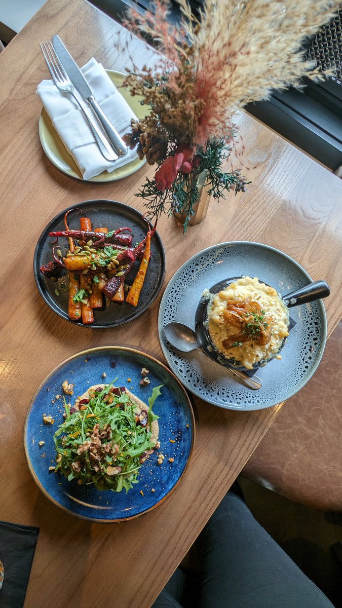 Brazen in #Banff has a really creative menu. I tried the French Onion Soup style Mac and Cheese plus chipotle carrots and a beet salad. #foodlover #Canada #travel #foodblogger #yummy