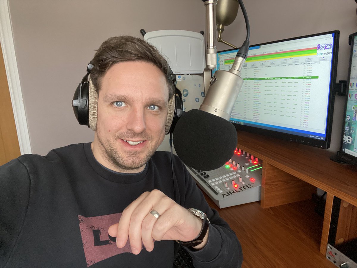 mattcadman's tweet photo. “ I’m just going upstairs to crack on with some ironing” 😬🙊📻 @literadio https://t.co/6FUsWPpeVu