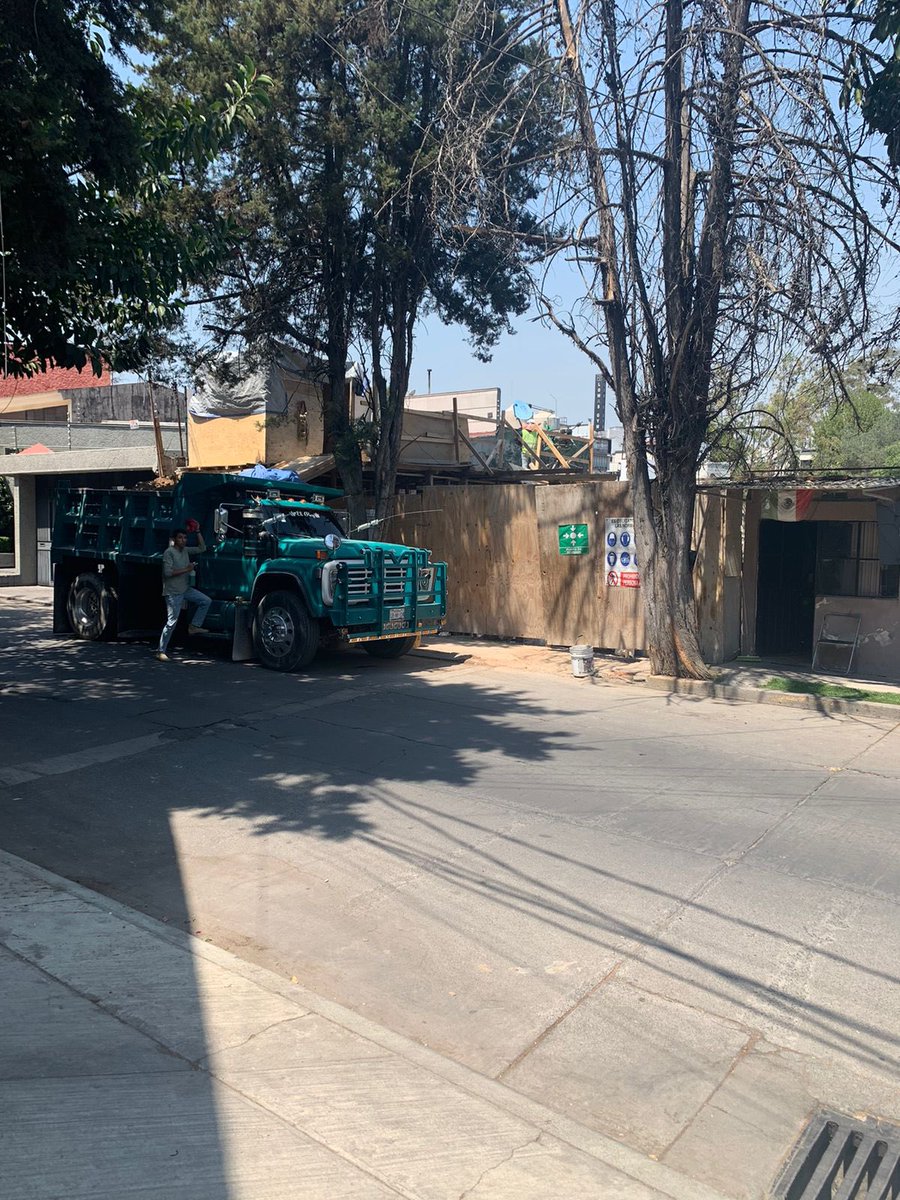 Acueducto 39 Tecamachalco continúan las obras y lo que opinen los vecinos no importa?
<a href="/angiemoyam/">Angélica Moya</a> 
<a href="/GobNau/">Ciudad Naucalpan / Gobierno Municipal 2025-2027.</a>