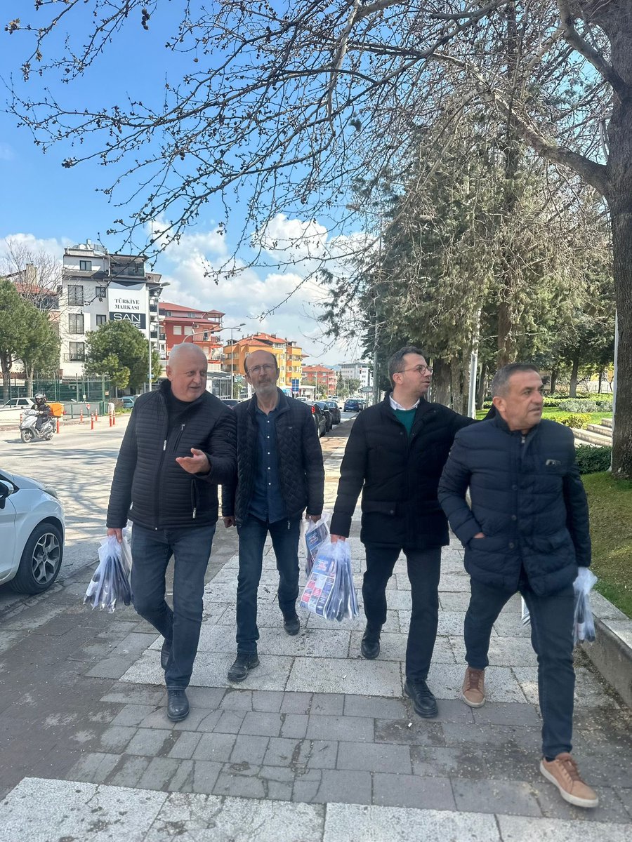 ugurgokbel's tweet photo. Biz ne yapıyorsak her şey Denizlimiz, her şey Pamukkalemiz için!

Beraber yürümekten gurur duyduğum dava arkadaşlarımla; hemşehrilerimize hizmet yolunda durmak yok yola devam!

📍Yunusemre Mahallesi https://t.co/qdVe6jY2SY