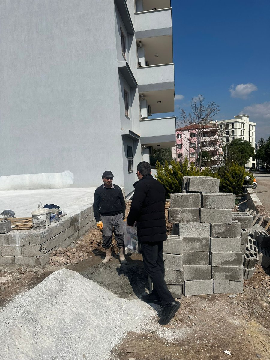 ugurgokbel's tweet photo. Biz ne yapıyorsak her şey Denizlimiz, her şey Pamukkalemiz için!

Beraber yürümekten gurur duyduğum dava arkadaşlarımla; hemşehrilerimize hizmet yolunda durmak yok yola devam!

📍Yunusemre Mahallesi https://t.co/qdVe6jY2SY