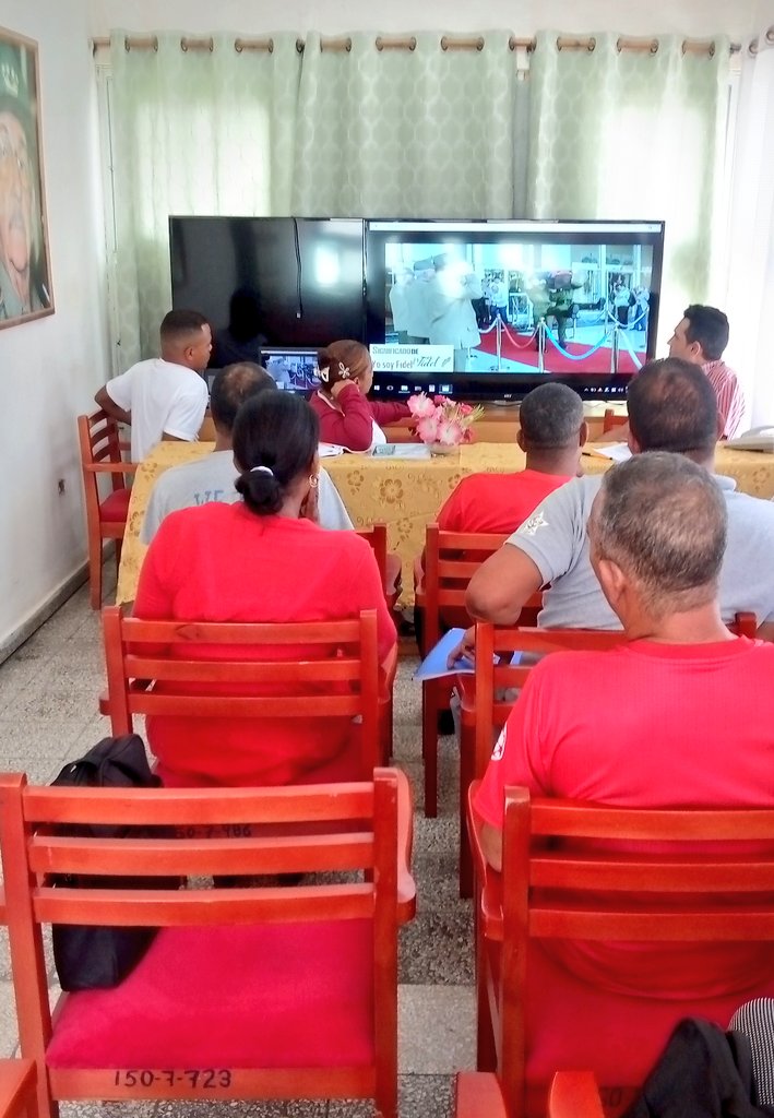 AMPPMella's tweet photo. #Mella,#SantiagoDeCuba. Con el ímpetu a que nos conmina a la lucha, la letra del Himno de Bayamo y con el sentido homenaje a nuestro siempre Comandante en Jefe Fidel Castro, se da inicio hace minutos al Balance Anual de Cuadros Electivos de AMPP Mella.
#LosDesafiosDelPoderPopular https://t.co/aNuj31pEnG
