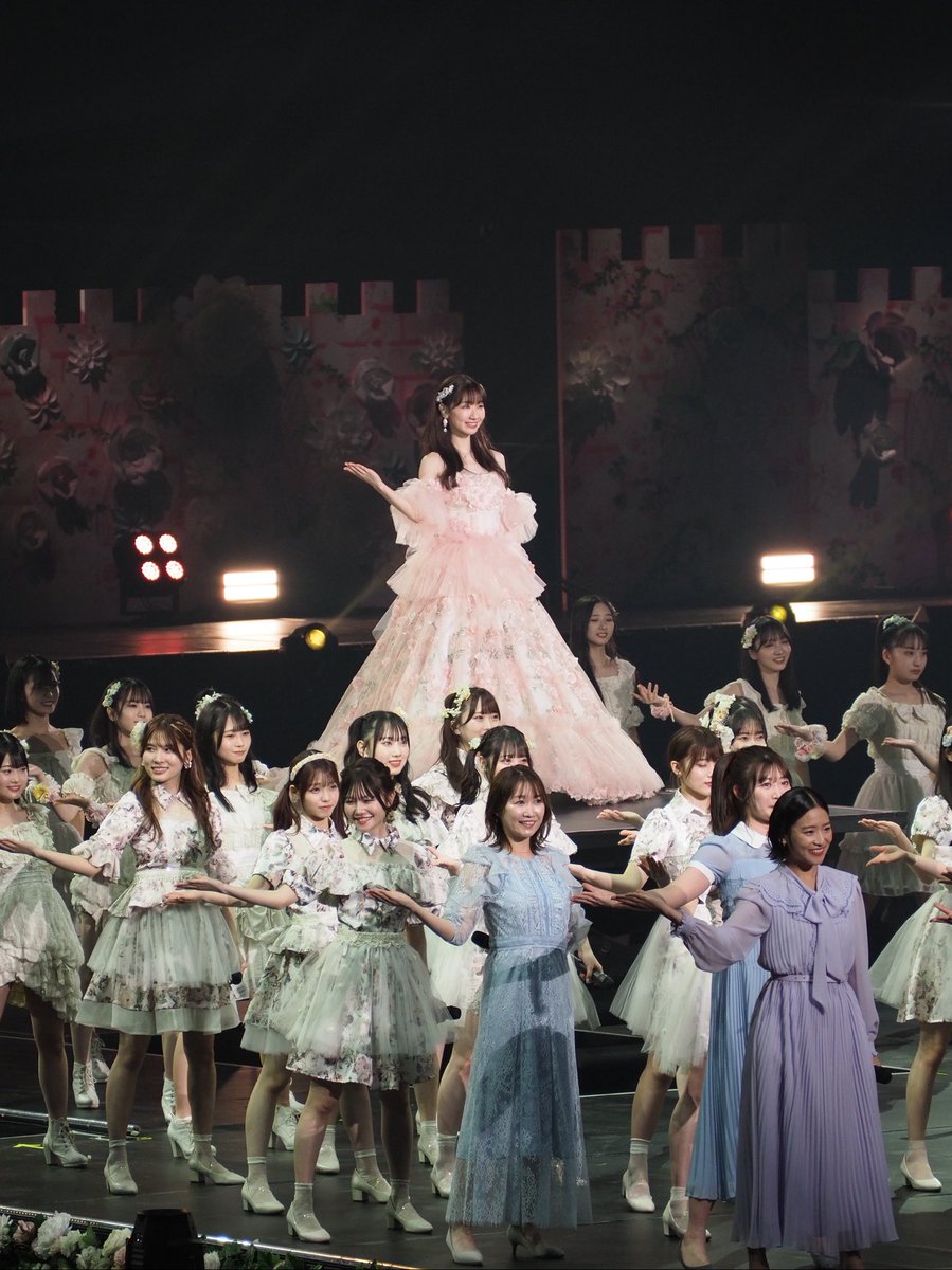 วันนี้ไปคอนยุกิรินมา สนุกมากกก
เพลงที่เลือกมาโชว์ก็ดี มีเมมที่แกรดไปแล้วมาเซอร์ไพรส์ ยุกิรินเลือกสิ่งที่แฟนๆ อยากดูมาทำโชว์ให้ดูจริงๆ 🥺

รูปถ่ายจากช่วงที่เขาอนุญาตให้ถ่ายรูปได้ คัดเอาแต่อันสวยๆ มาลงละกัน 😂