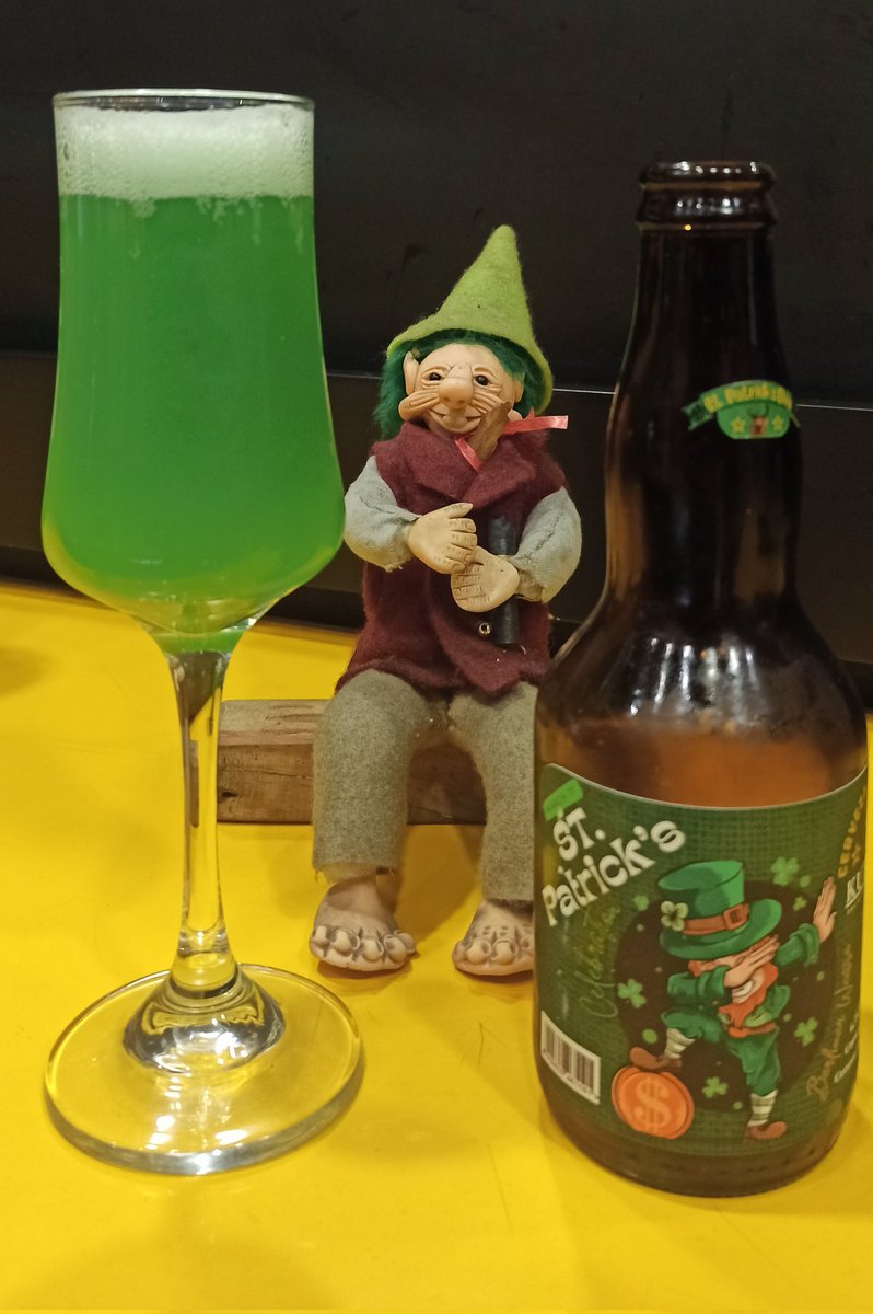 HappyMarket10's tweet photo. La #cerveza verde de #SaintPatricksDay ya está en el happy. 😉 #Cuenca #Ecuador https://t.co/e1IzkEUay1