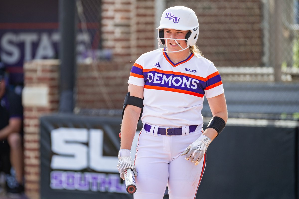 T6 | TWO-OUT RALLY!!!

<a href="/AlyDelafield/">Aly Delafield</a> chops one up the middle for a base hit!!

<a href="/ashlynliberty/">ashlyn!!</a> scores from second!!

NSU 5, Lamar 1

#ForkEm x #AAIT