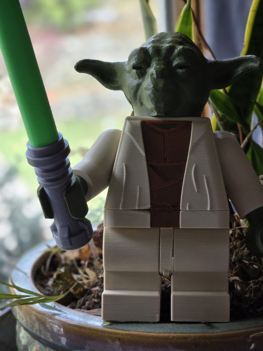 SaveDedaTTV's tweet image. Another Lego style 3D print of Yoda.  All available for sale.  You can even win one on twitch!