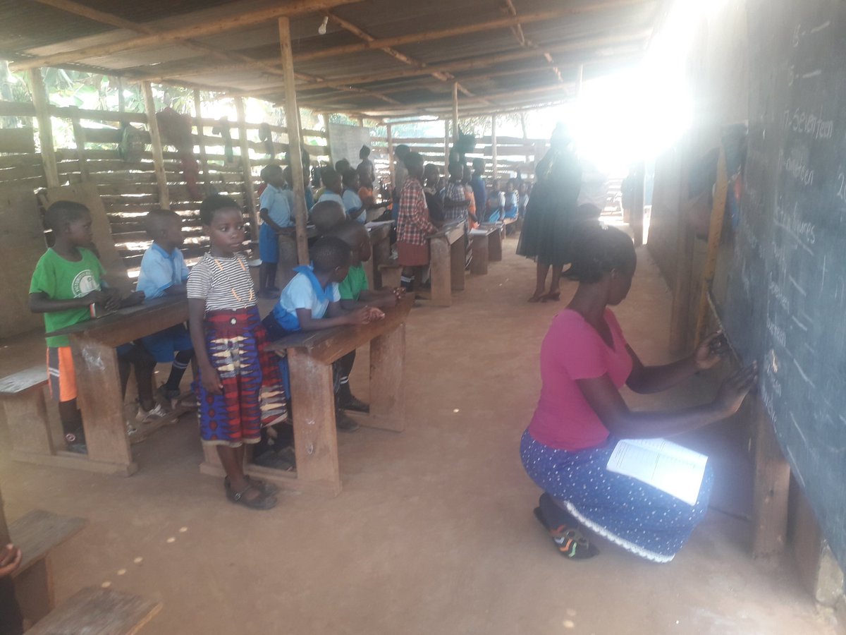 kayanjabrian25's tweet photo. We are having an outreach event in June, we are donating to over 190 students with scholastic materials like books pens pencils and sanitary pads. If you wish to join us please contact me on my WhatsApp 256776619598 https://t.co/MYeP8eWNxM