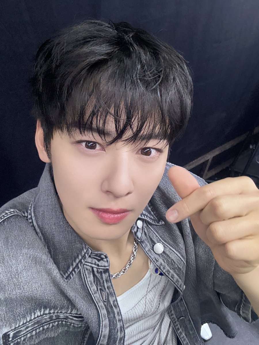 CHAEUNWOO_offcl tweet picture