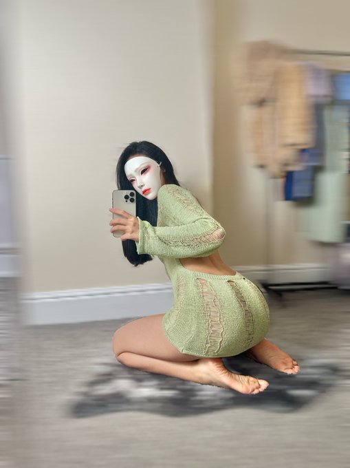 Is this how I am supposed to wear it? POV No panties 🤭 这个衣服是应该这样不穿内内的吗? https://t.co/B37HO1QDoE<a href="/tag/pantyhose"class="tags"><span>#pantyhose</span></a><a href="/tag/hairlover"class="tags"><span>#hairlover</span></a><a href="/tag/stepbrother"class="tags"><span>#stepbrother</span></a><a href="/tag/cumonhair"class="tags"><span>#cumonhair</span></a>