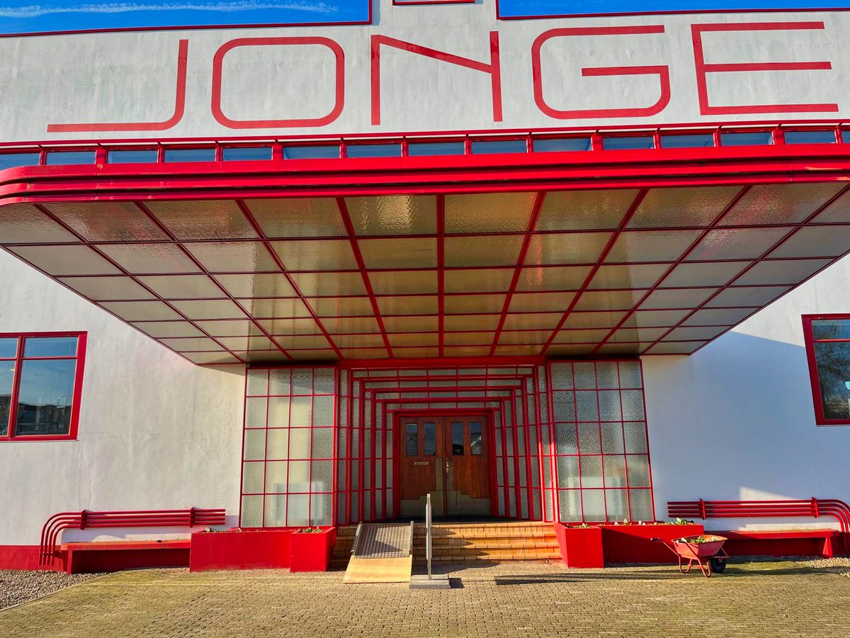 📸Ik bezoek Villa #Jongerius in #Utrecht . Het architectonische gebouw, ooit van Jan Jongerius, is een mix van moderne en klassieke stijlen.📸

Blog 👉 verawandelt.com/2024/03/16/bui…👈
<a href="/villaJongerius/">Villa Jongerius</a> <a href="/Utrecht/">Joost</a> <a href="/UtrechtteVoet/">Utrecht te Voet</a> <a href="/erfgoedenkunst/">Erfgoed en Kunst</a> @uitgeverijGO