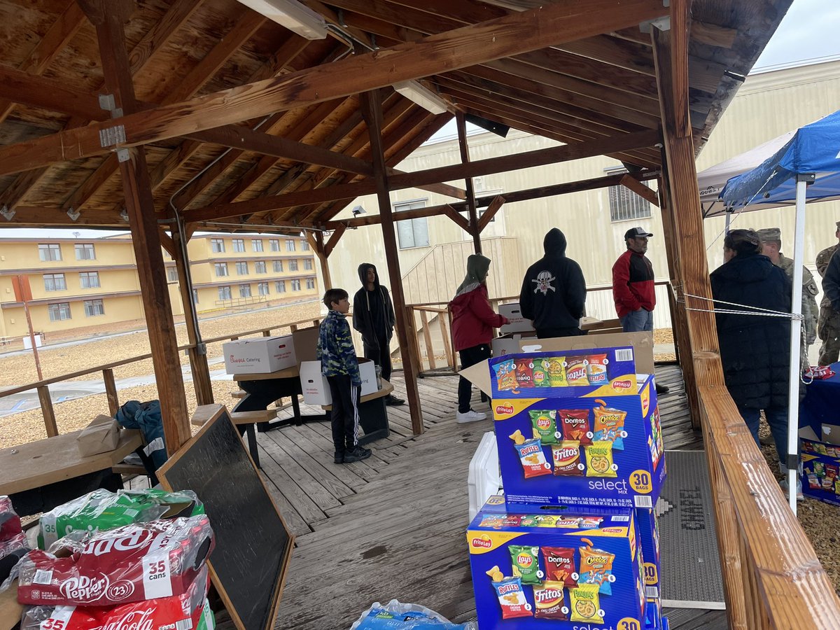 70thRCO's tweet image. ALLONS! It may be cold and rainy on Fort Irwin, but there is a Scout working on his Eagle Project and he’s got Chik-Fil-A sandwiches for sale to support his fundraising. C’mon out and get it while it’s hot. @NTC_UPDATE @11ArmoredCavReg