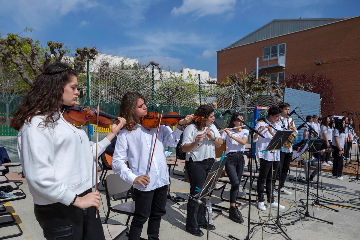 🎂 El col·legi <a href="/sagratcortrs/">Escola Sagrat Cor - Terrassa</a> fa 1️⃣0️⃣0️⃣ anys i aquest matí han celebrat aquesta efemèride tan especial amb un emotiu acte al pati de l'escola, que ha comptat amb els <a href="/CDTerrassa/">Castellers de Terrassa</a>.

👩‍🏫 Que en pugueu celebrar molts més, per molts anys! 😍