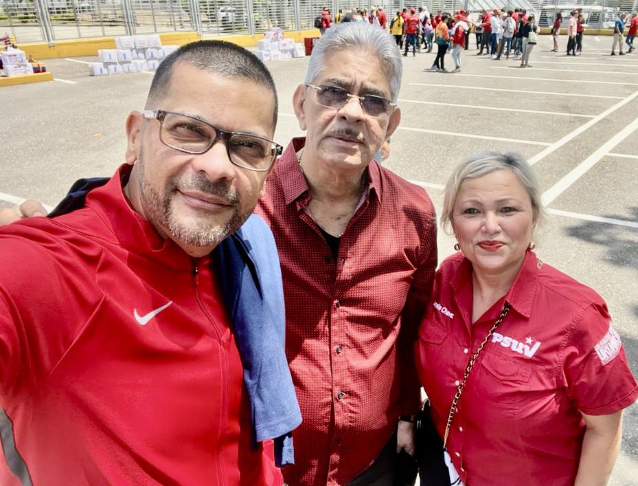 En la ciudad de Caracas para participar en el Congreso del glorioso @partidopsuv rumbo a nuevas batallas y nuevas victorias con @nicolasmaduro <a href="/mazo4f/">Con el Mazo Dando</a> <a href="/dcabellor/">Diosdado Cabello R</a>