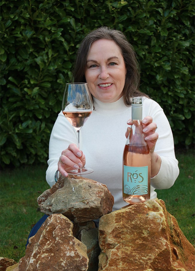 If you're flying the flag for Paddy's Day, don't forget to swing by your local @OBriensWine and pick up @winespiritwomen co-founder and Master of Wine Lynne Coyle rosé or Albariño 🇮🇪