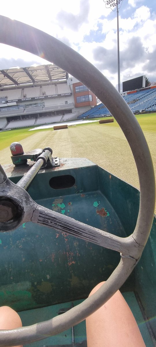 Making the most of a quiet and sunny Headingley to get used to my least favourite piece of machinery! I used a roller a few times last year but always struggled to get used to it. Persistence is key with this one! #Groundswoman #HeadingleyStadium
