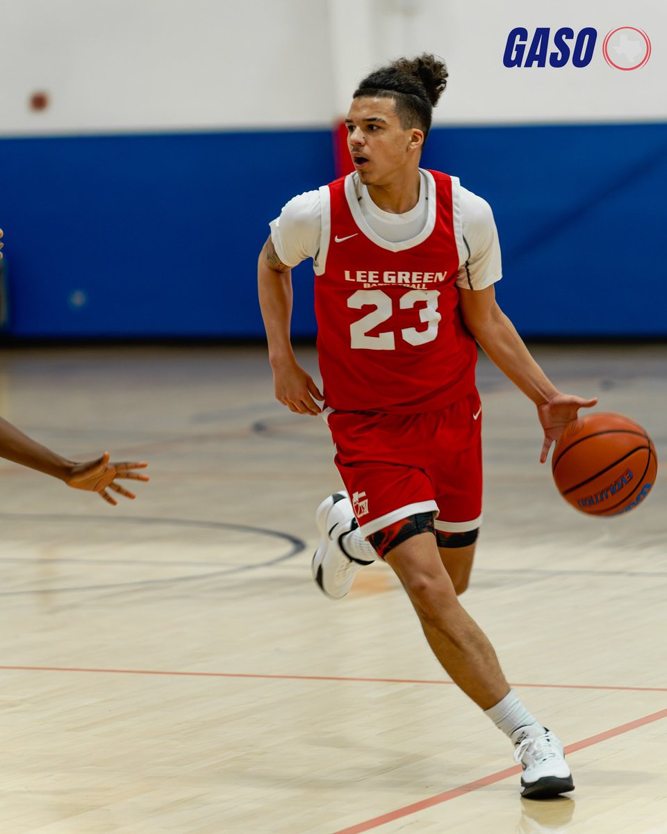 2025 Darius Johnson of @leegreenbb continues to add to an already polished game. Decision making, explosive scoring runs, and relentless competitor all showing today at #GASOKOTC👑