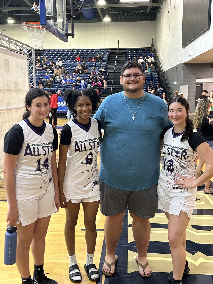 crestview_gbb's tweet photo. Our girls represented us so well on the East Side! The @PensacolaSports East vs West All Star game ended with the East side winning, 57-52! Allstars on and off the court! We will miss seeing these three on the court for us next year! #OnceABulldogAlwaysABulldog 🐶❤️🖤🏀 https://t.co/MzAjlrnJSn