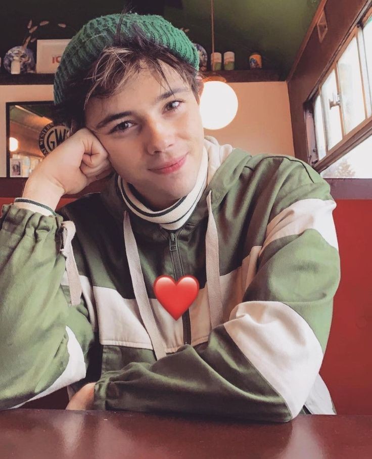 𝑀𝑎𝑔𝑛𝑢𝑠 • 𝐺𝑜𝑙𝑑𝑒𝑛 𝐷𝑟𝑒𝑎𝑚 | Parody | tweet media