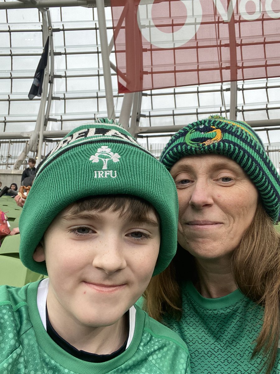 CSull0708's tweet photo. #shouldertoshoulder 💚🏉☘️ https://t.co/QnGkeSJFXL