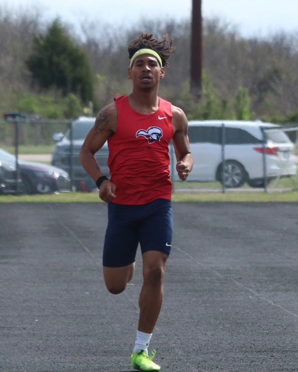 NathanHaleTrack's tweet photo. Co-Captain @JDBeen3 led off the 3rd place 4x400m relay and took 6th in the 400m yesterday at the Glenpool Invitational. #GoRangers #TrackAndField #DevelopedHere #NikeRunning #HaleYeah #OKPreps https://t.co/JKPDAbm2T5