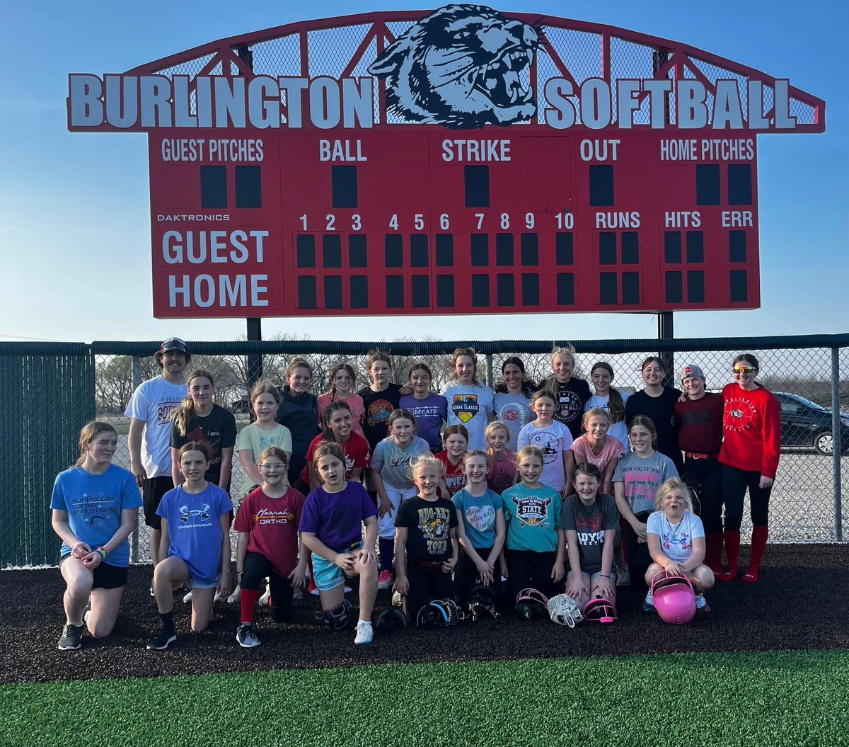 GraceBirk7's tweet photo. It’s great to get the season started at kids camp this week! We ended the week with our jamboree! 6IP, 17Ks, 1BB, 0 runs allowed! @KansasRogers @CoachFullerPitt @CoachBradF @Gorilla_SFB @topgunfastpitch https://t.co/MW0oweOFhy