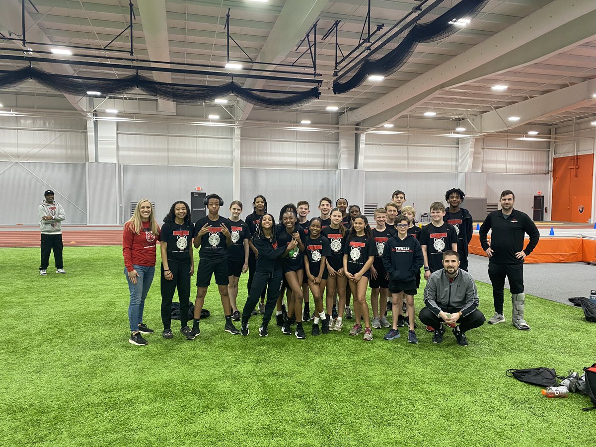 NSHSlegends's tweet photo. Good Luck to all of the Middle School runners competing at Indiana Tech’s Indoor Track and Field Facility.  Big Shoutout to Towles Intermediate who showed up early with their whole team. https://t.co/TPMRYpxdeA