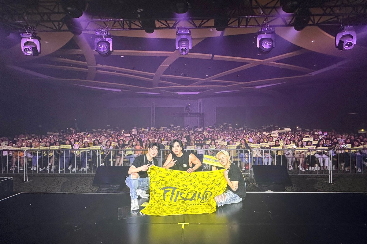 FT_FANCLUB's tweet photo. [📸] 2024 FTISLAND LIVE ‘HEY DAY’ - JAKARTA

앞으로 자주 보자😊
Hope to see you more often😊

#FTISLAND #FT아일랜드 #HEY_DAY https://t.co/K034QEIzJ3